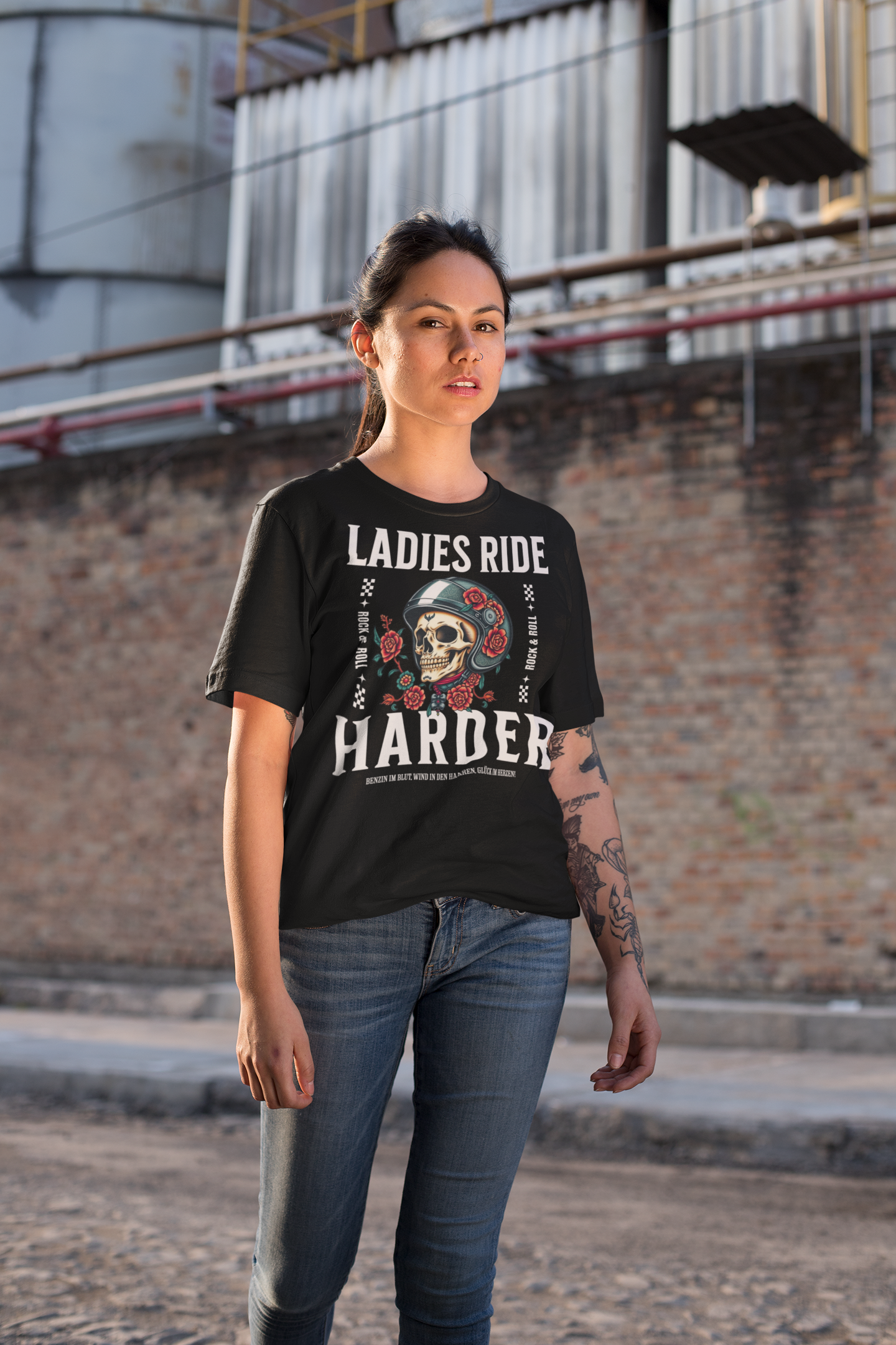 LADIES RIDE HARDER - Oversized Biker T-Shirt für Frauen