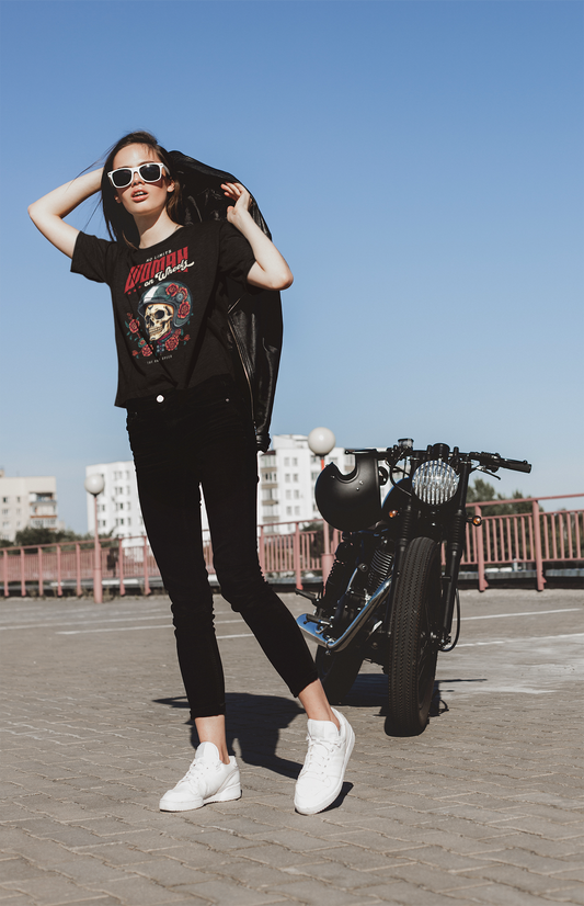 WOMAN ON WHEELS - Damen Biker T-Shirt