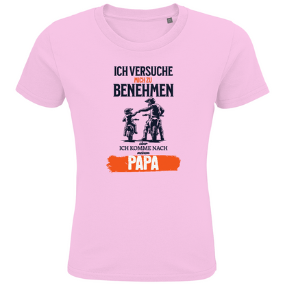 ICH VERSUCHE MICH ZU BENEHMEN, ABER ... - T-Shirt für coole Biker Kids